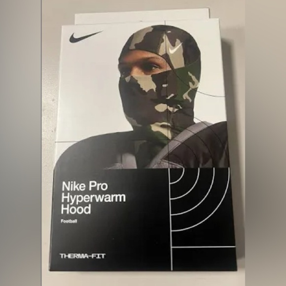 Nike Pro Hyperwarm Hood in Green and Black